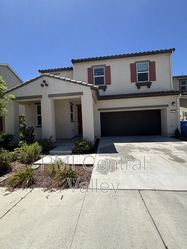 Manteca House: 3226 Tibidabo St