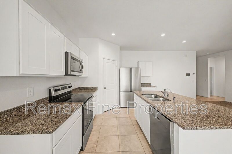 Casa Grande House: 1566 E Fletcher Drive