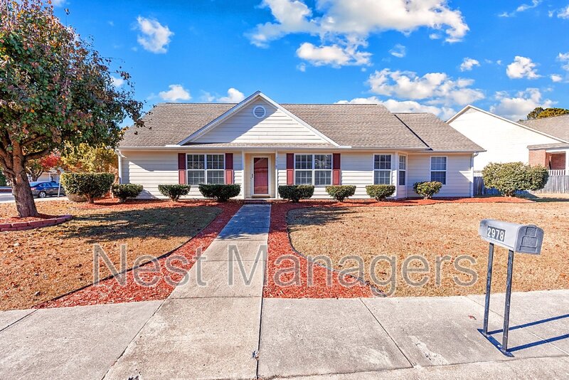 Fayetteville House: 2978 Brookcrossing Drive
