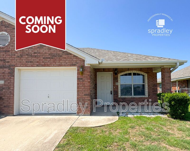 Killeen Townhome: 5608B Luxor Dr