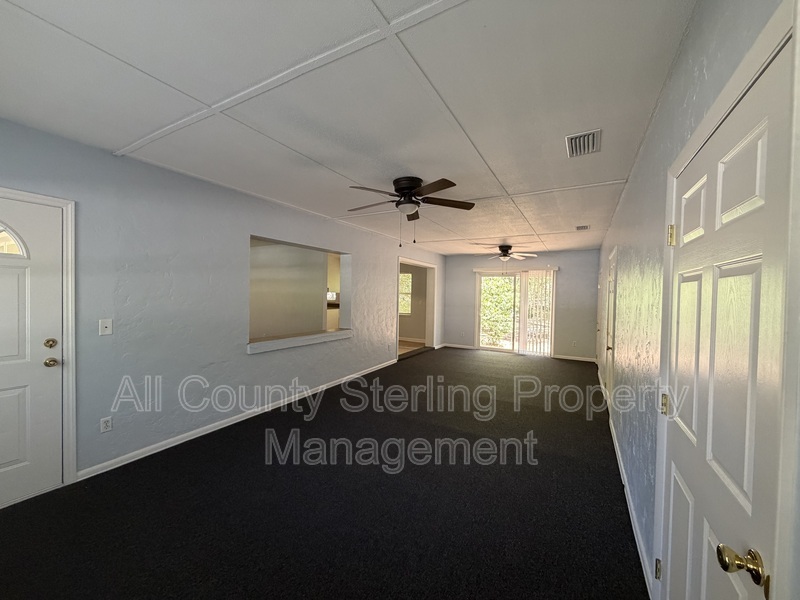 Gainesville House: 123 NW 26th St,