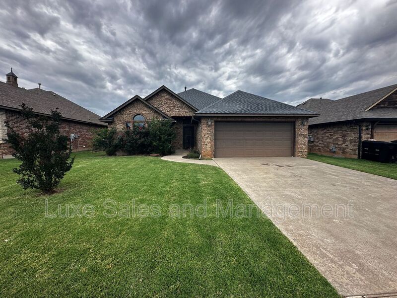 Moore House: 1015 NW 29th Street
