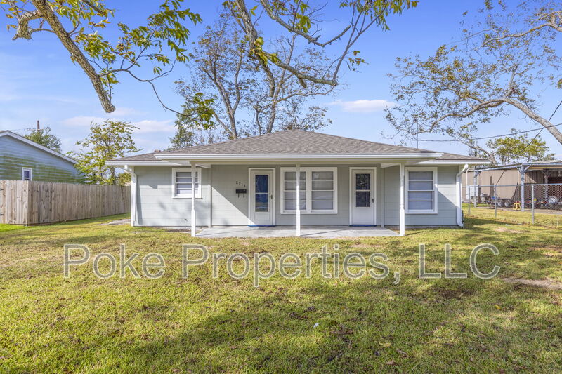 Lake Charles House: 2718 Demarest Street