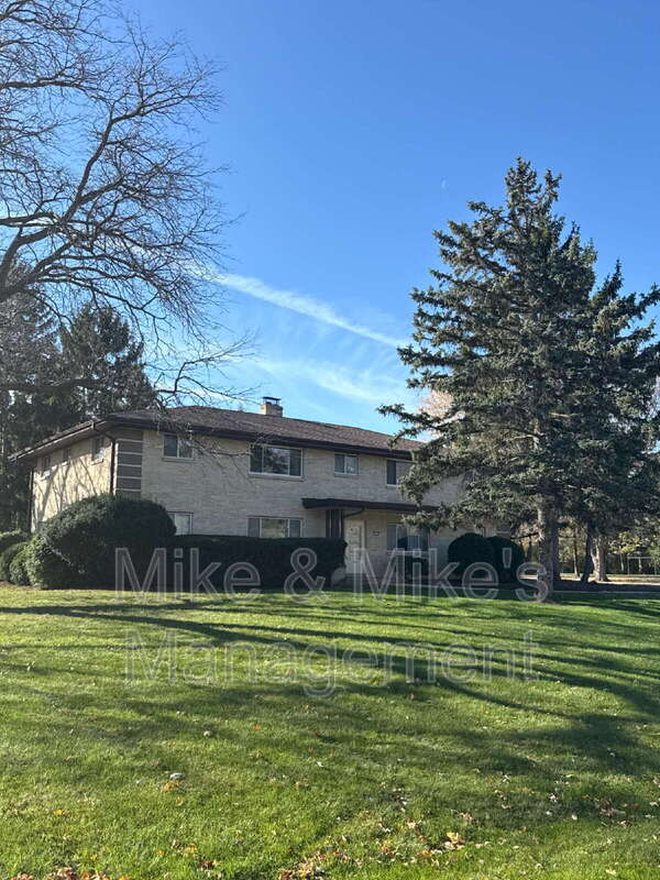 Elm Grove Condo: 15315 Marilyn Dr