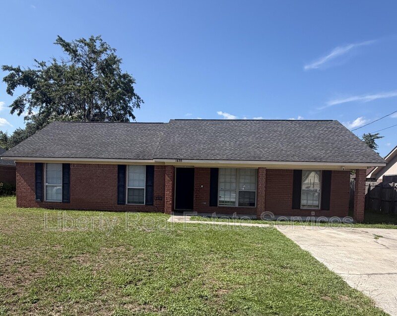 Hinesville House: 1635 Latham Ct