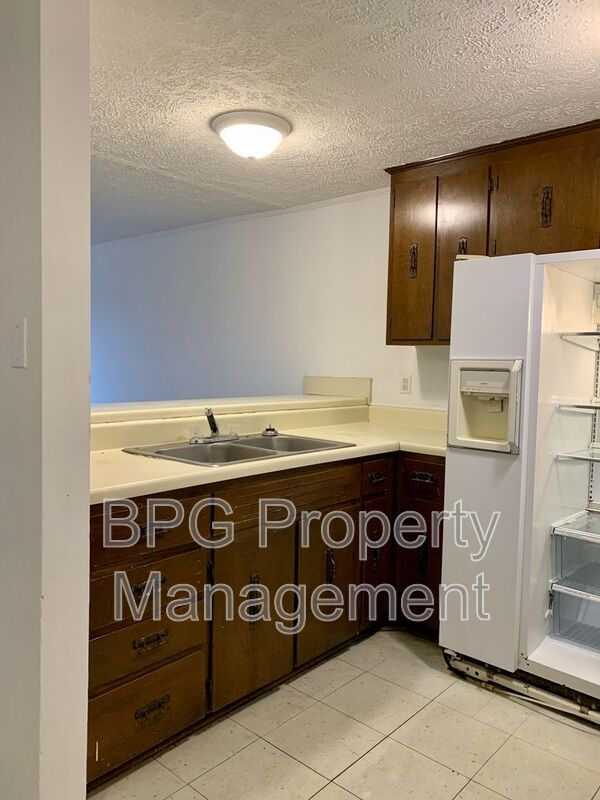 White Sulphur Springs Condo: 123 Circle Drive