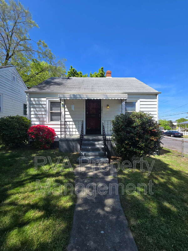 Richmond House: 1601 Albany Avenue