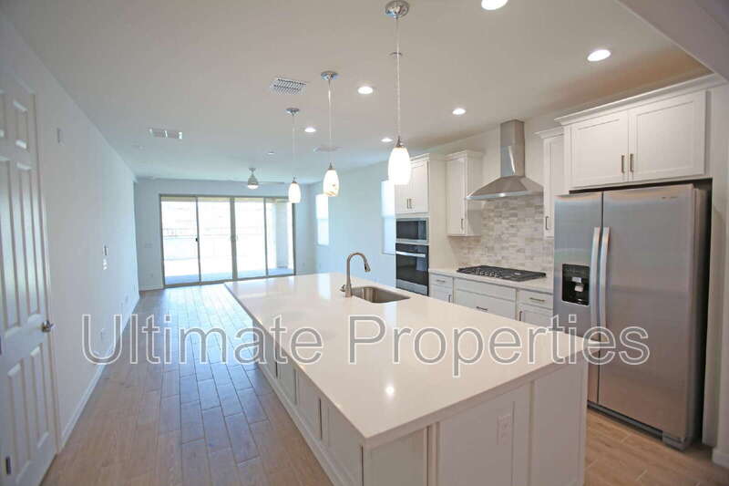 Peoria House: 13589 W Shifting Sands Dr