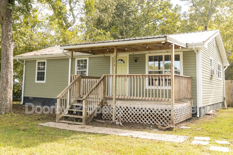 Chattanooga House: 4316 Greenbriar Rd