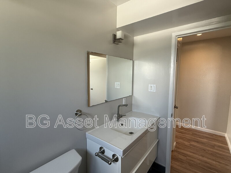 Vallejo Condo: 50 Frey Place