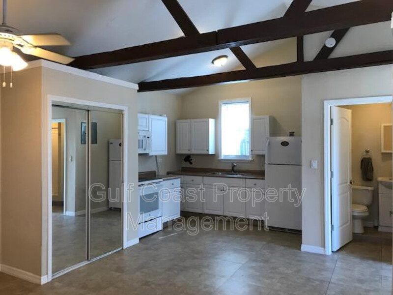 1818 6th Avenue W.- Unit D Bradenton FL 34205 - Photo 5