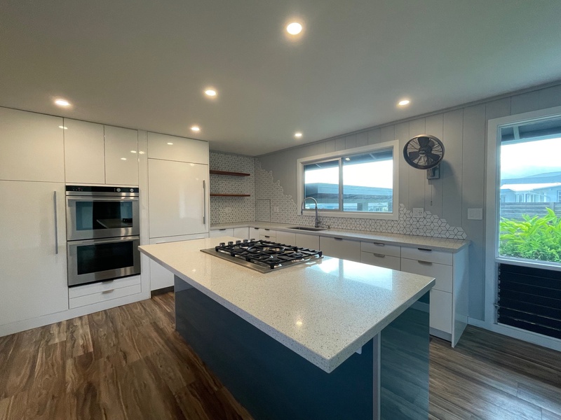 Kailua House: 1384 Nanawale Place