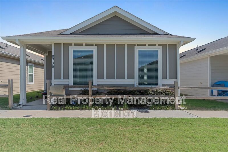 Fort Worth House: 8730 Texas Risinger Dr