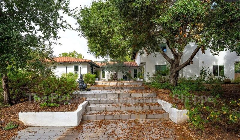 Ojai House: 820 Foothill Lane
