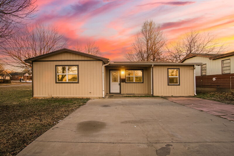 Oklahoma City House: 709 Northwest 95th Street