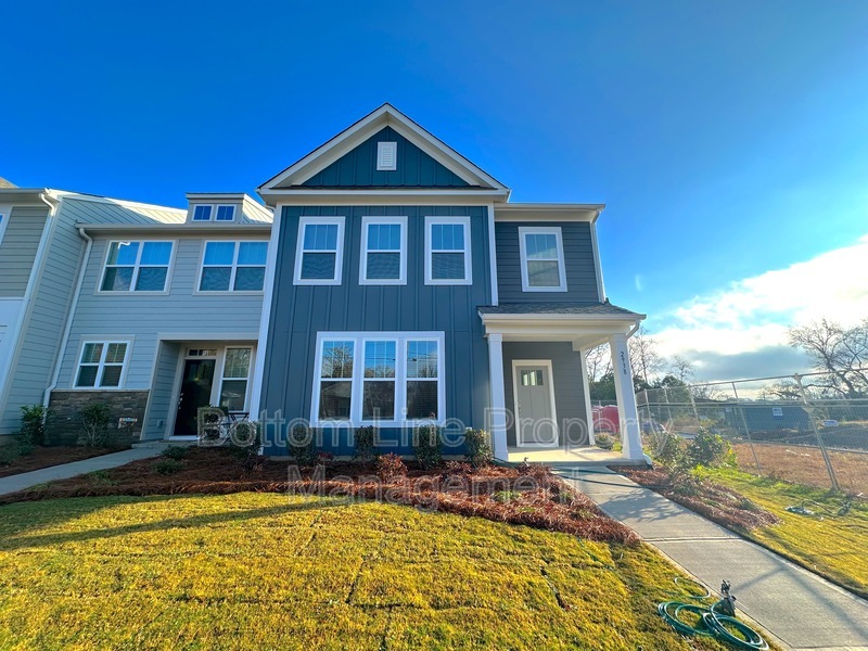 Charlotte Townhome: 2938 Clyde Drive