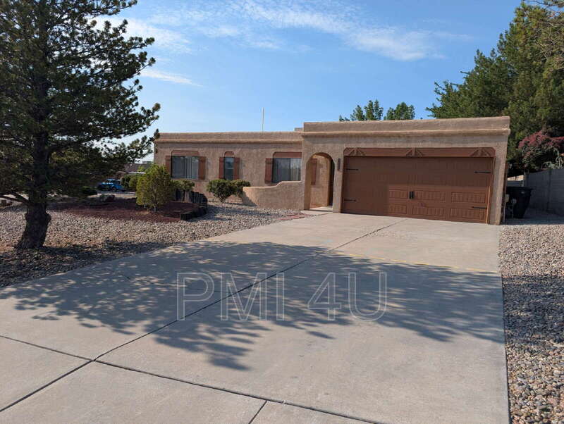 Albuquerque House: 4800 Choctaw Trail NW