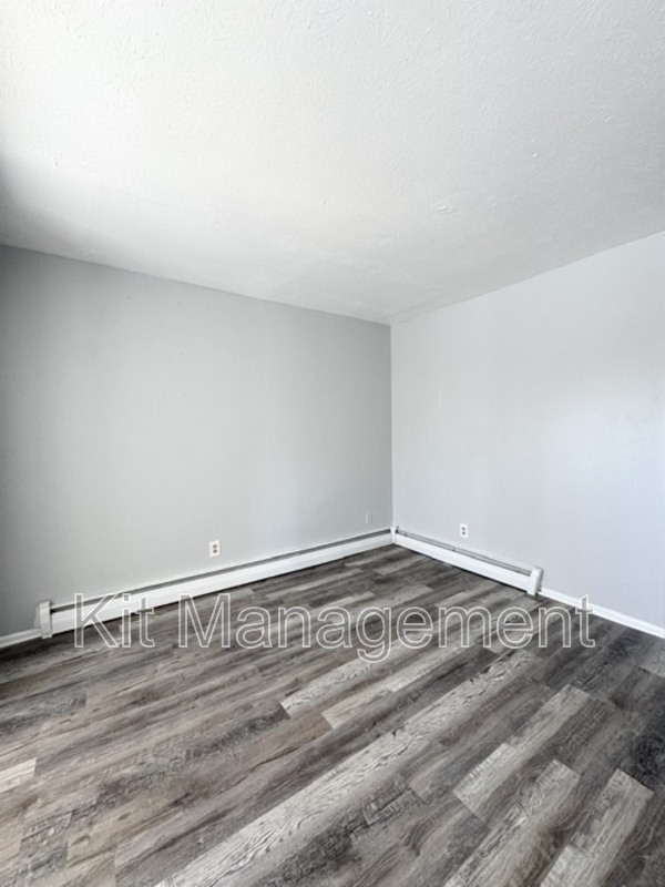 Toledo Condo: 4836 Douglas