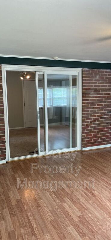 3 Bedroom brick rancher in Beechwood! - Photo 7