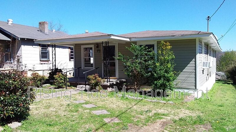 Tarrant House: 2284 Treadwell Rd