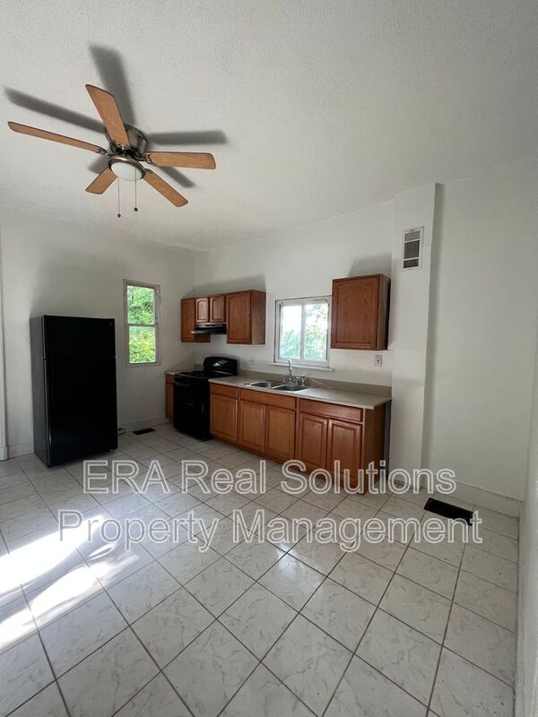 Cincinnati House: 164 Forest Ave.