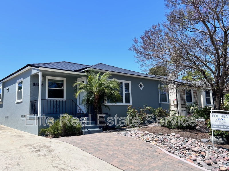 La Mesa House: 8806 Madison Avenue