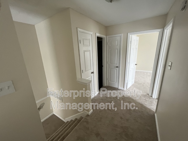 Photo 3 of 6869 Century Oaks Dr