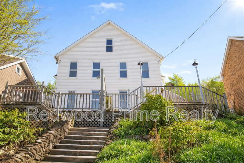 Johnstown House: 536 Russell Ave