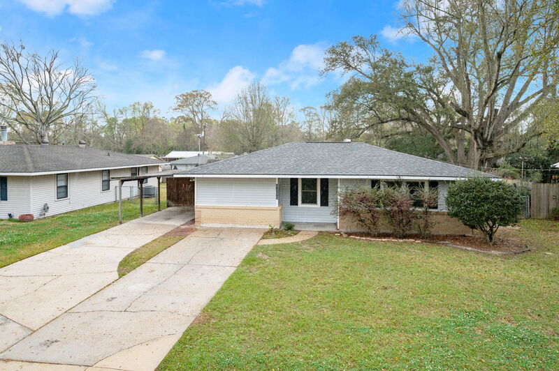 Baton Rouge House: 8955 Alma Drive