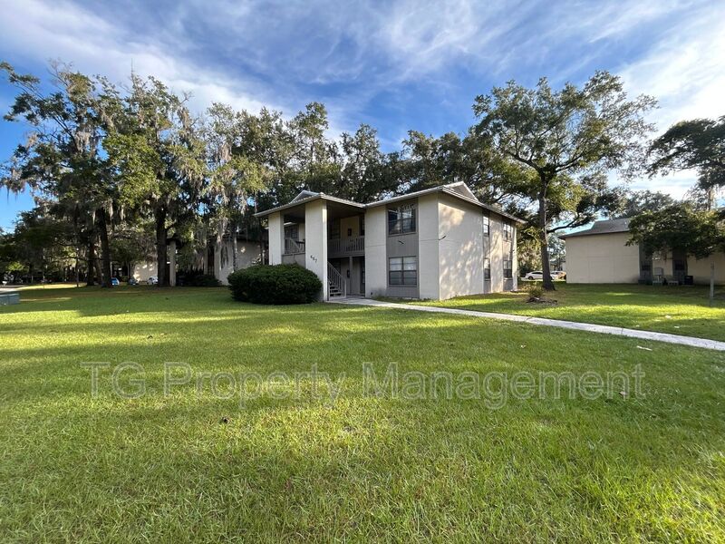 Orange Park Condo: 467 Lombard Street