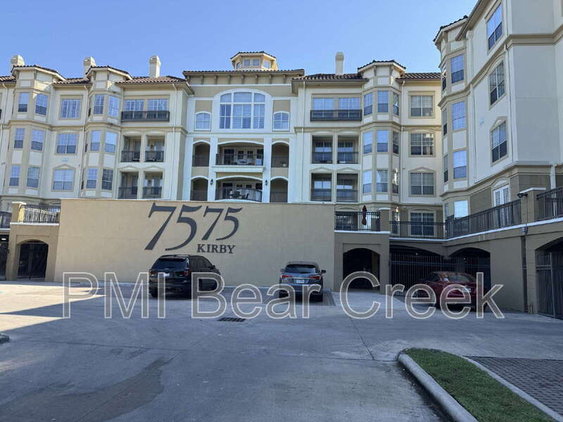 Houston Condo: 7575 Kirby Condominiums