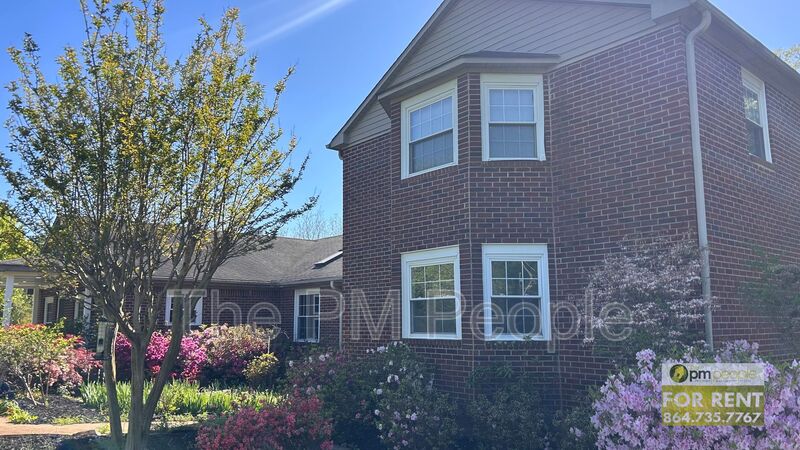 Greer Condo: 134C Bennetts Bridge Rd.