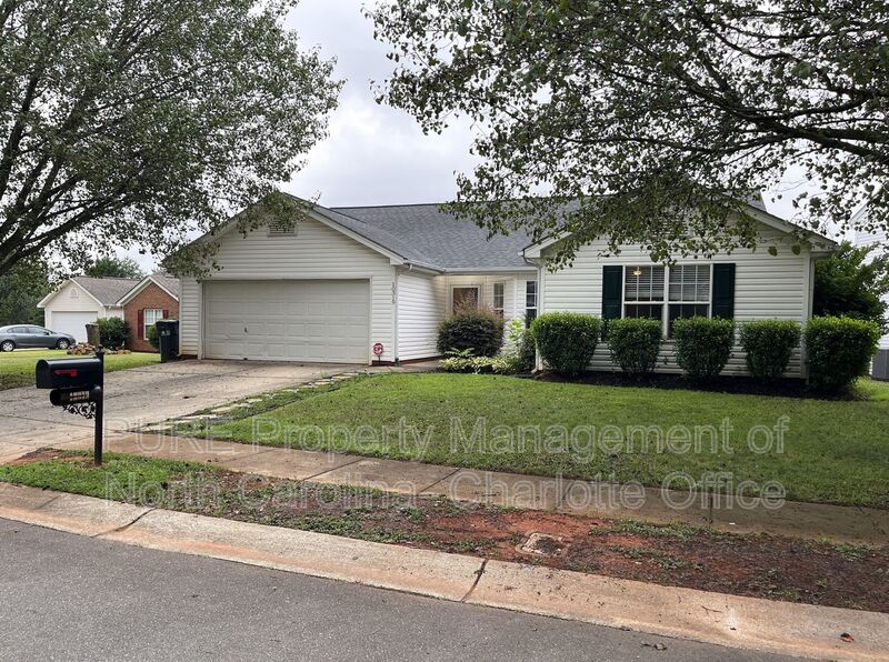 Charlotte House: 10319 Prairiegrouse Ct