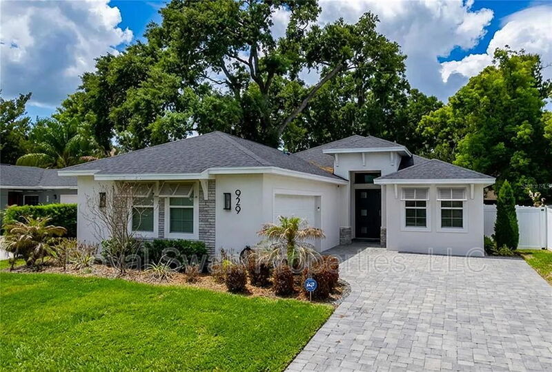 Lakeland House: 929 Clearview Avenue