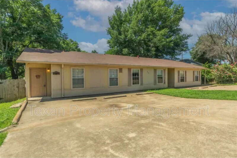 Weatherford Condo: 705 North Street