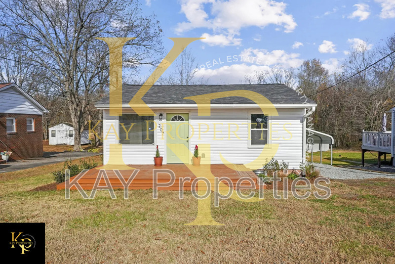 Burlington House: 1207 Jackson St