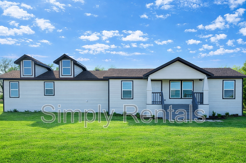 Leonard House: 383 Mcilrath Road