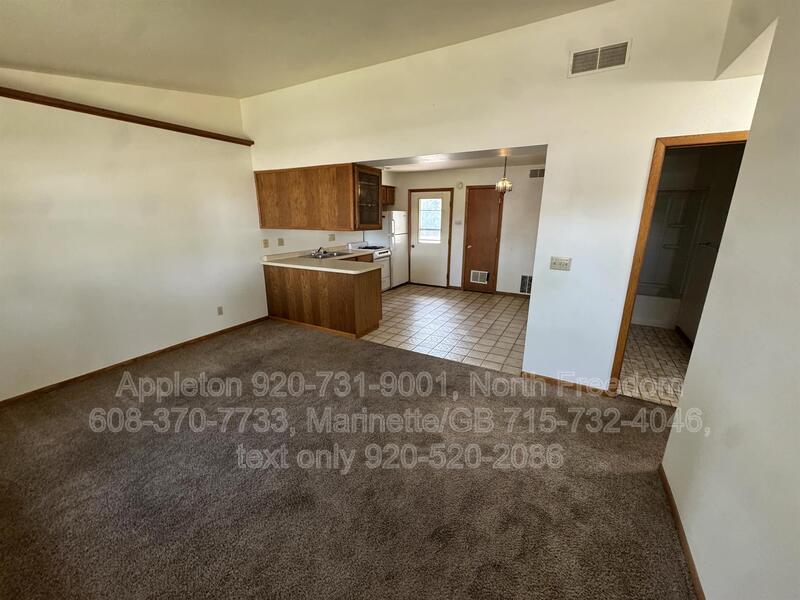 Oshkosh Condo: 347 Dove Street