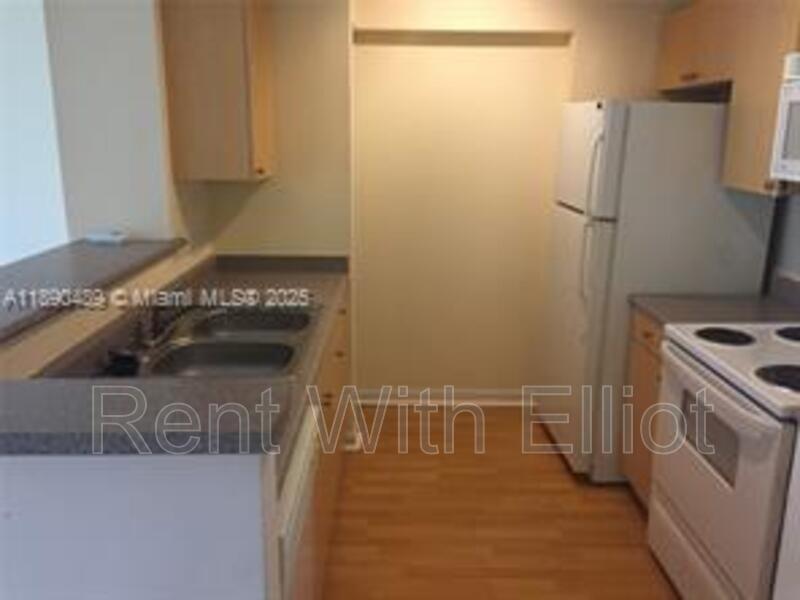 Hollywood Condo: 1919 Van Buren St.