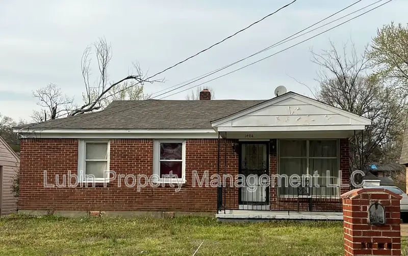 Memphis House: 1484 Lockhaven Ave