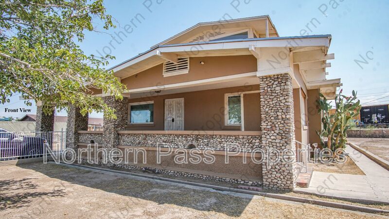 El Paso House: 7600 Franklin Dr. Front