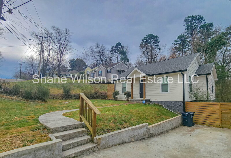 Chattanooga House: 3610 Anderson Avenue