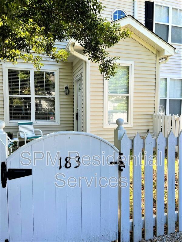 Wilmington House: 5813 Wrightsville Ave