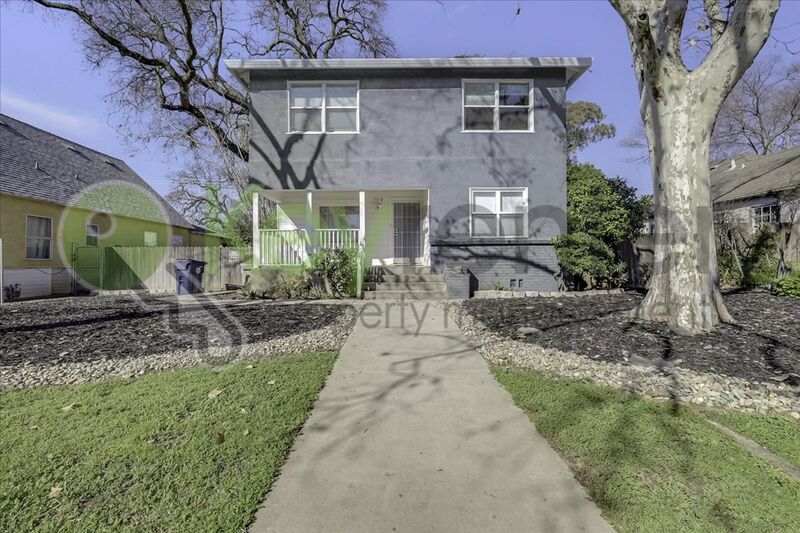 Sacramento House: 1119 Lochbrae Dr