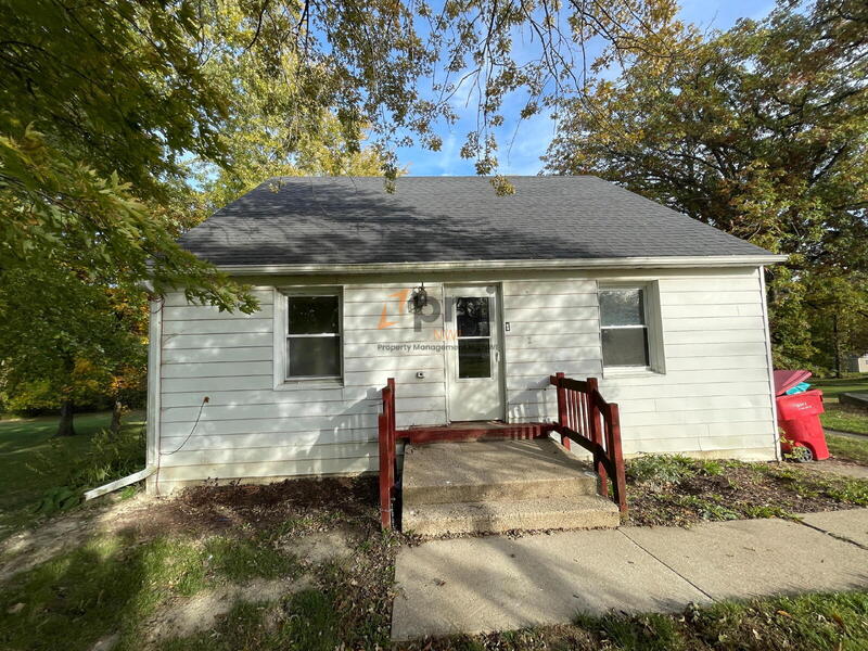 Cedar Lake House: 13131 Parrish Avenue