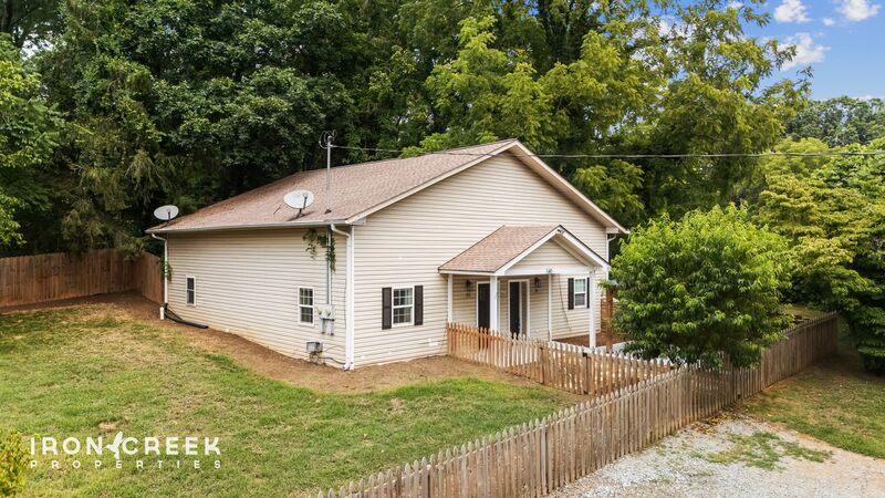 Asheville House: 160 State Street