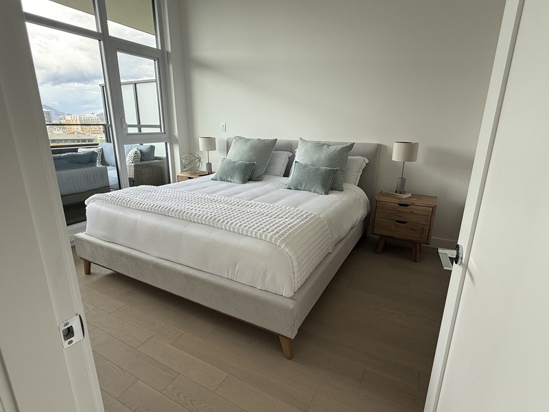 Kelowna Condo: 3389 Lakeshore Rd