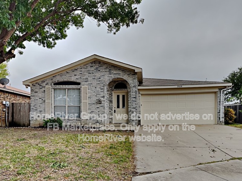 Fort Worth House: 7929 Gardengate Ln