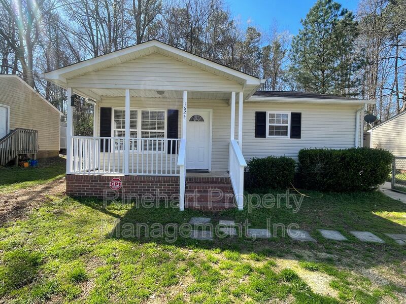 Rock Hill House: 1624 Pineburr Lane