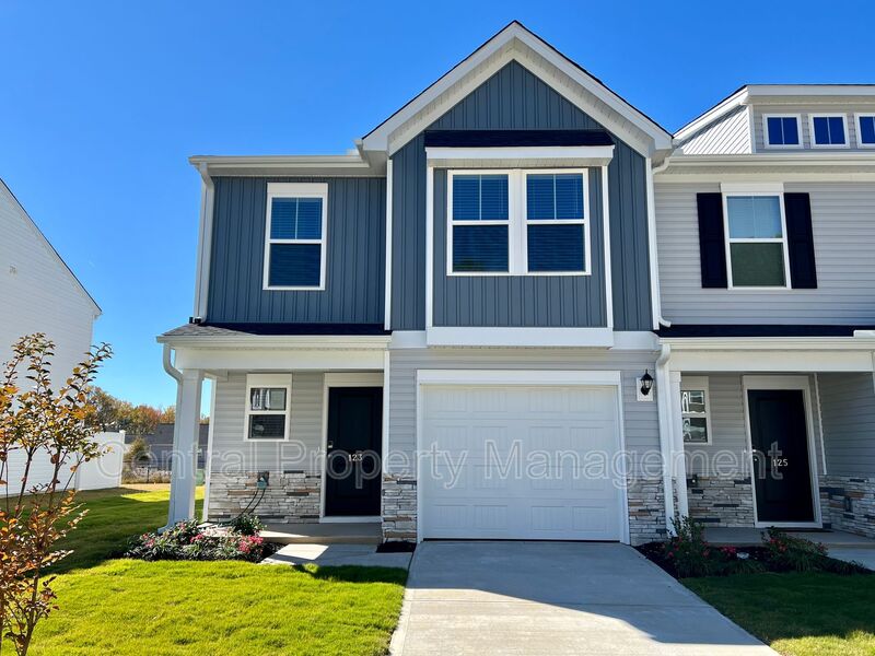 Fountain Inn House: 123 Cillian Street